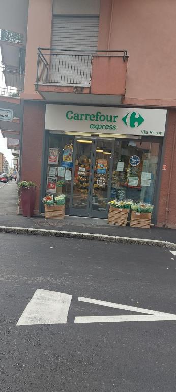 Een supermarkt of andere winkels bij het appartement of in de buurt