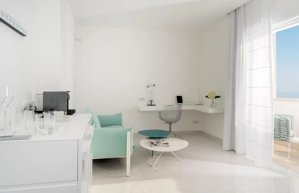 Deluxe Double or Twin Room with Sea View