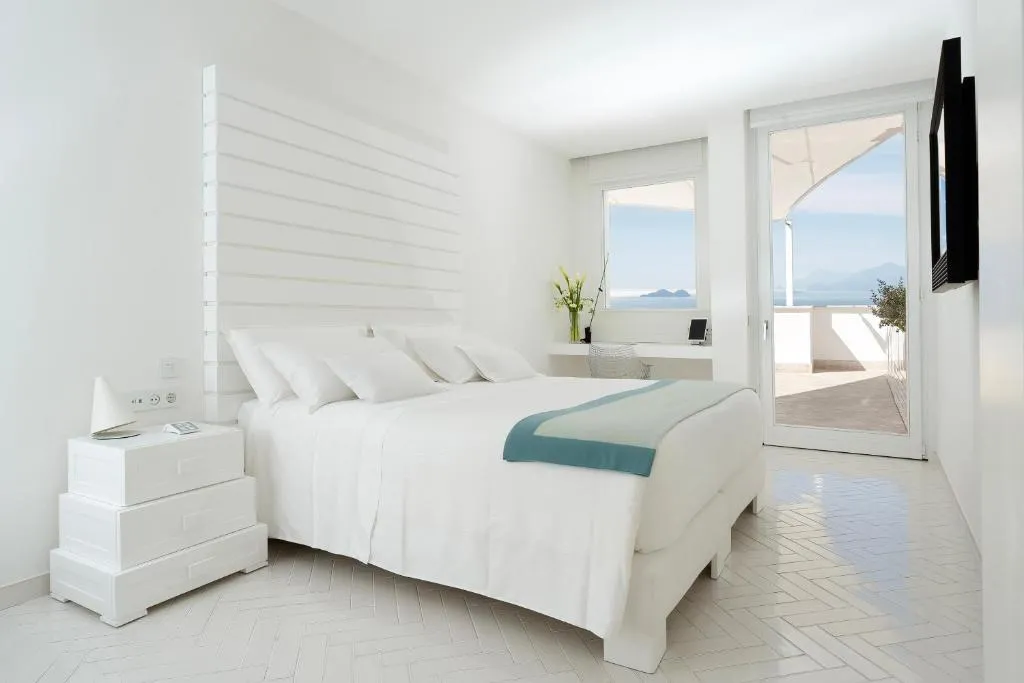 Double or Twin Room with Terrace