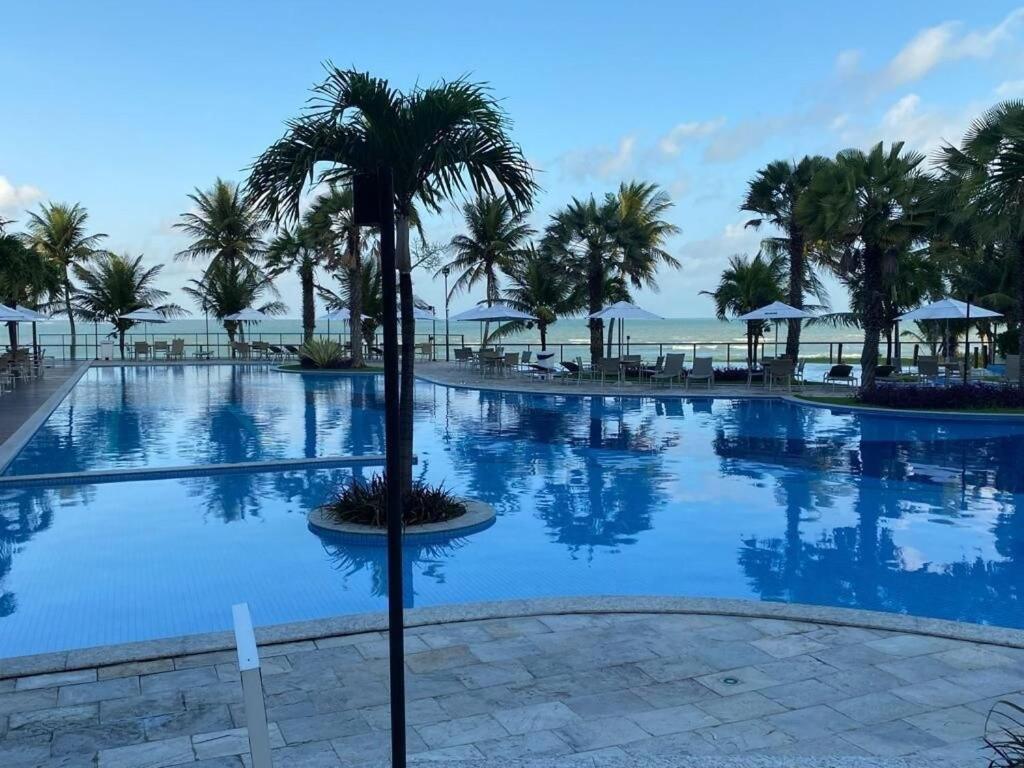 Piscina de la sau aproape de Atlantic Paradise