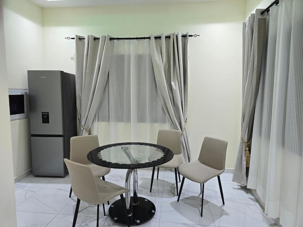 Φωτογραφία από το άλμπουμ του Lakeside Hilltop Haven σε Katamanso