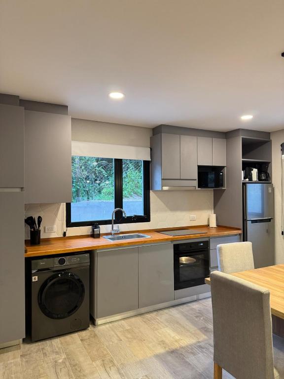 Nhà bếp/bếp nhỏ tại Harmony - 2 ambientes a 150m del mar - valeria del mar