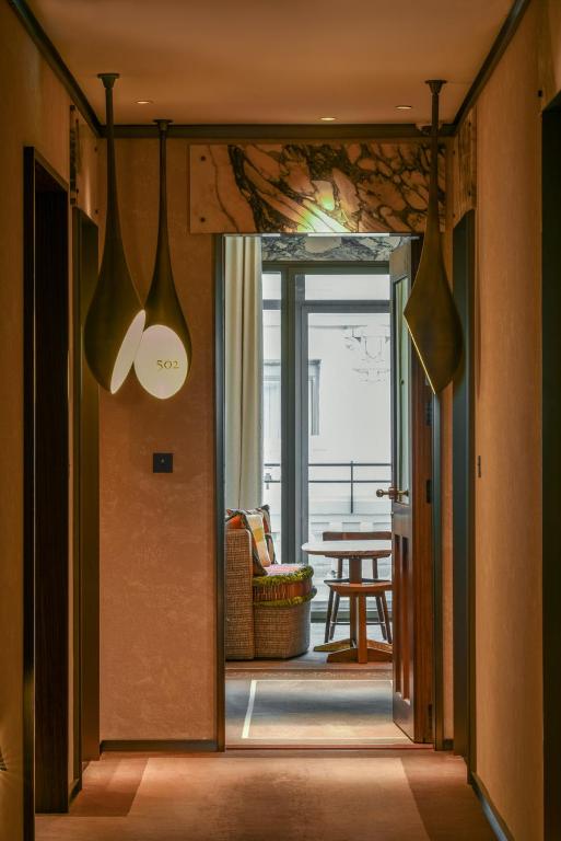 Brach Madrid - Evok Collection - 6