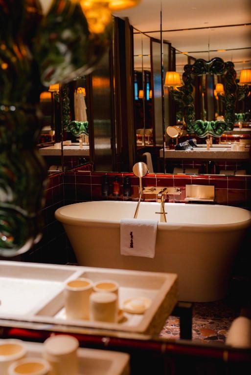 Brach Madrid - Evok Collection - 13