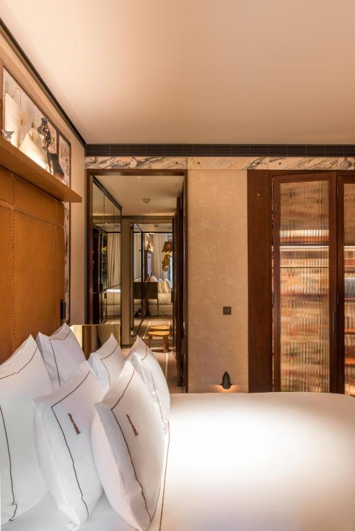 Brach Madrid - Evok Collection - 12