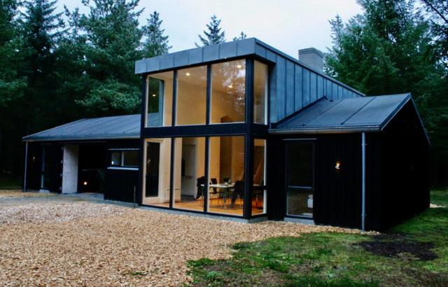 Το κτήριο όπου στεγάζεται  η παραθεριστική κατοικία