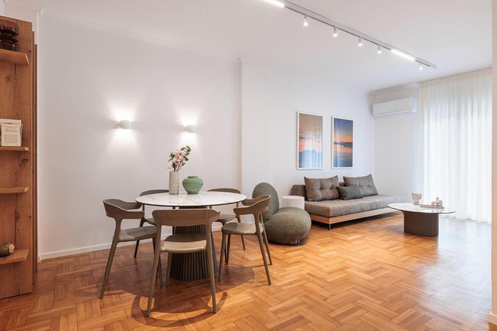 F & B Collection - Elegant 2 Bedroom Apartment