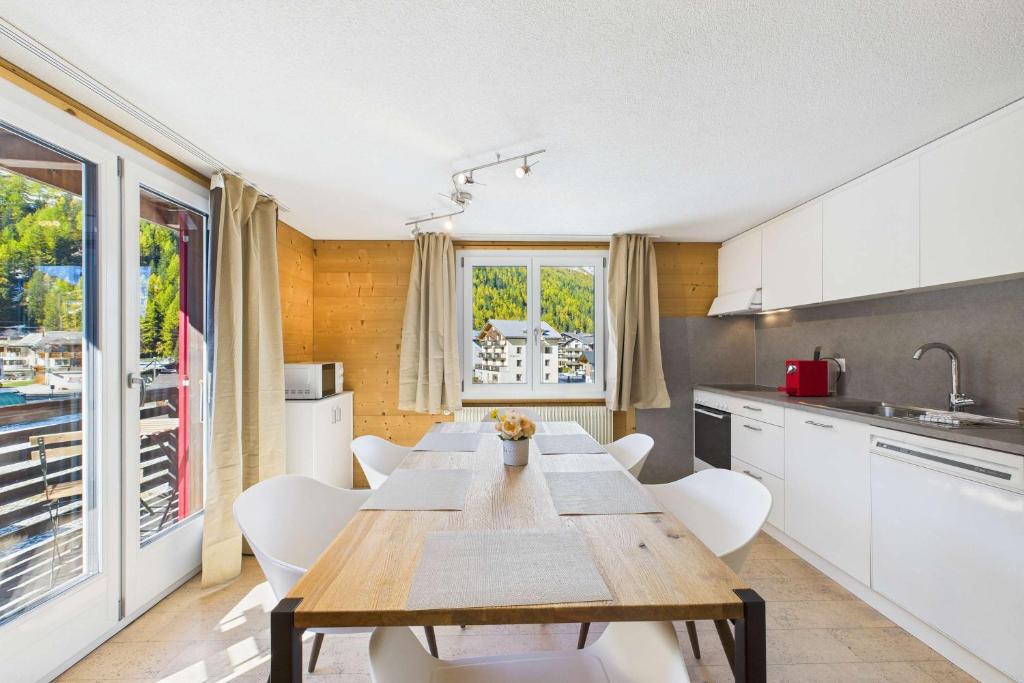 Η κουζίνα ή μικρή κουζίνα στο Vacation rental for families & groups