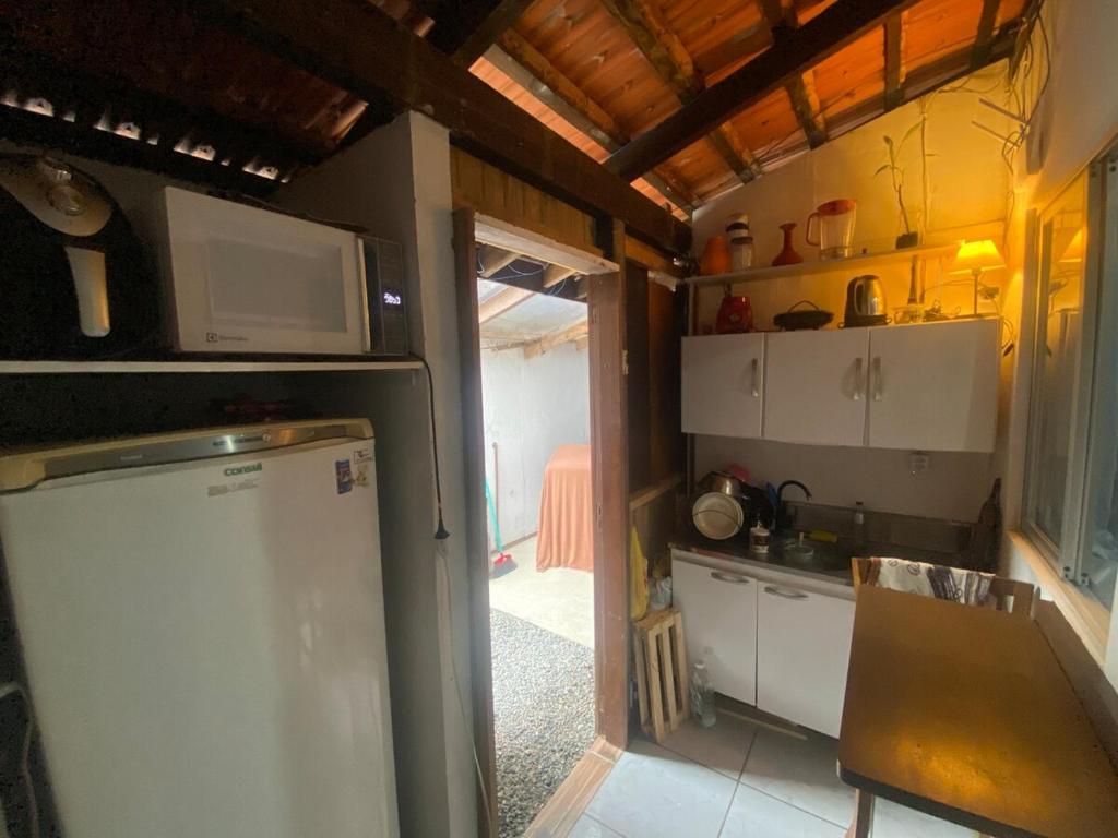 Nhà bếp/bếp nhỏ tại Micro casa de temporada na praia