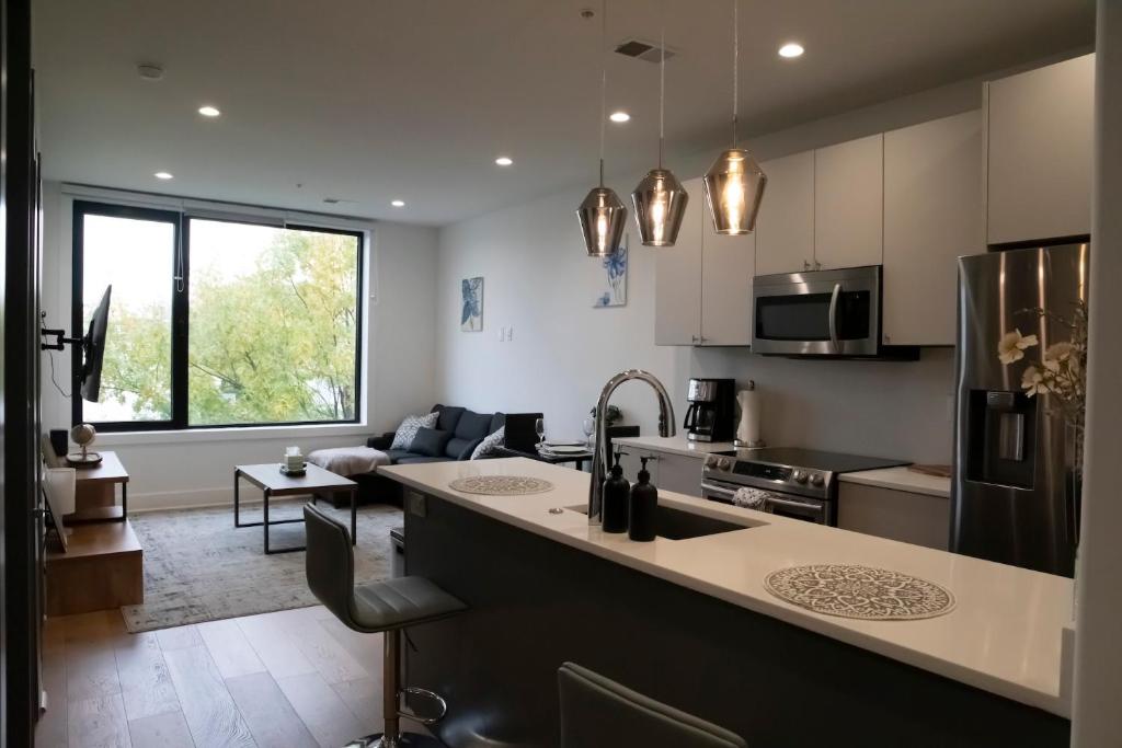 Kuchyňa alebo kuchynka v ubytovaní Furnished Apartment in DC