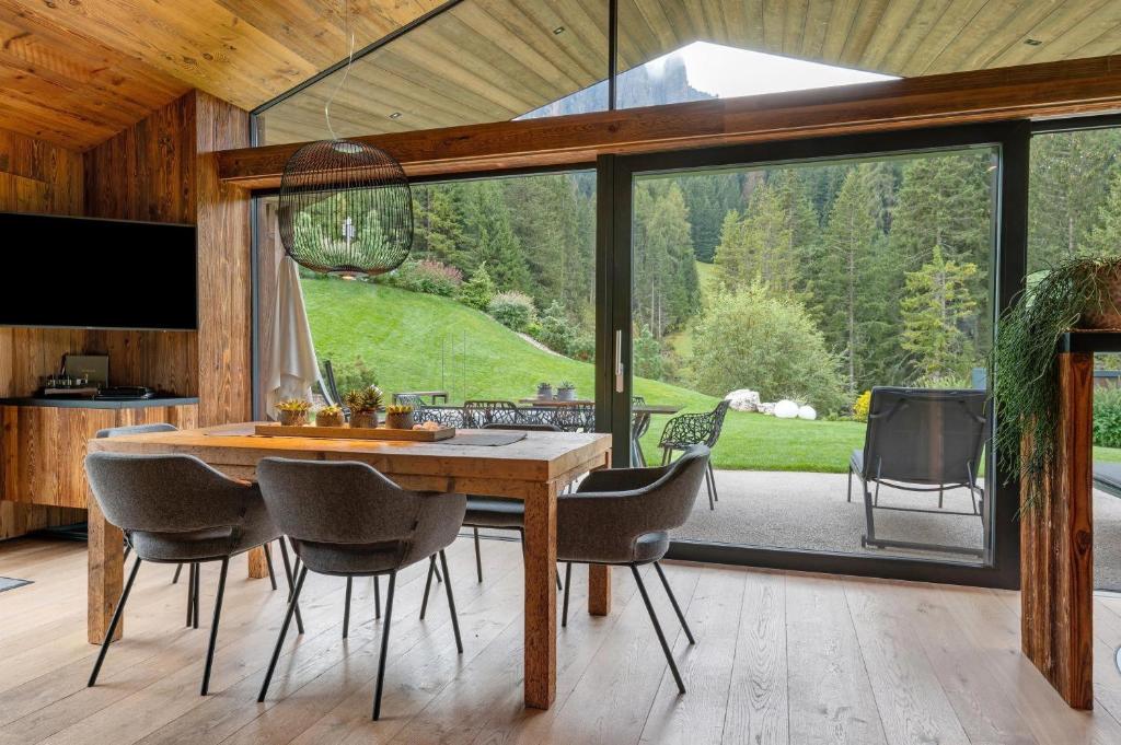 Κήπος έξω από το Chalet L Piz Dolomites