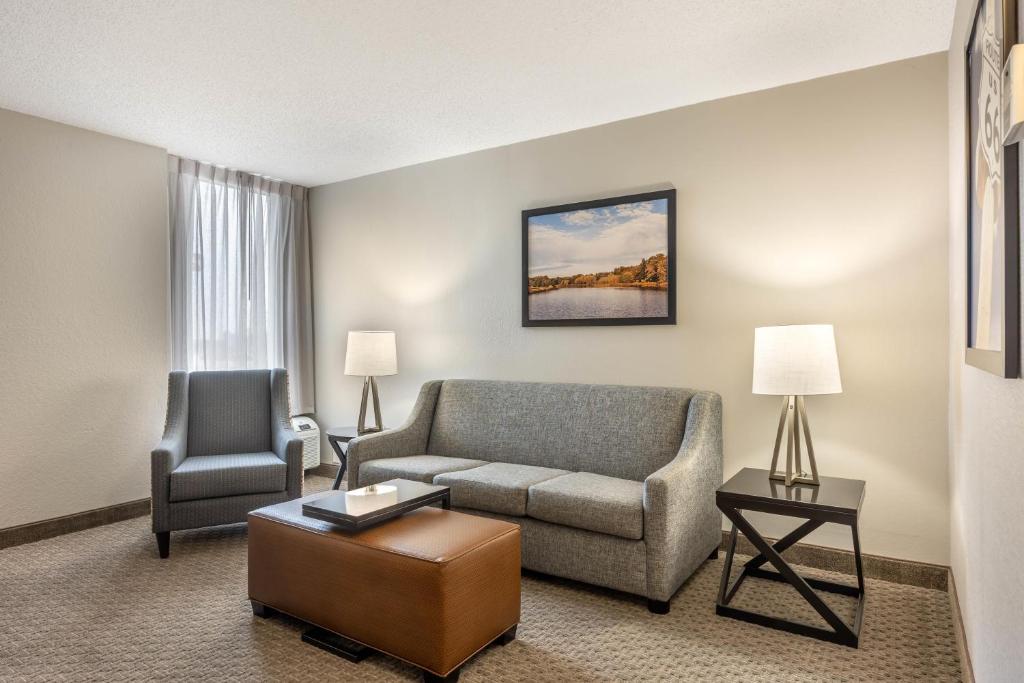 Drury Inn & Suites Springfield MO photo