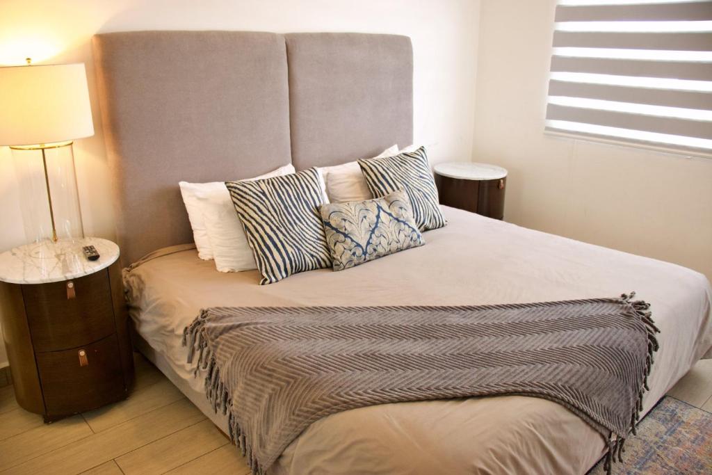 Postel nebo postele na pokoji v ubytování Real View Towers E201