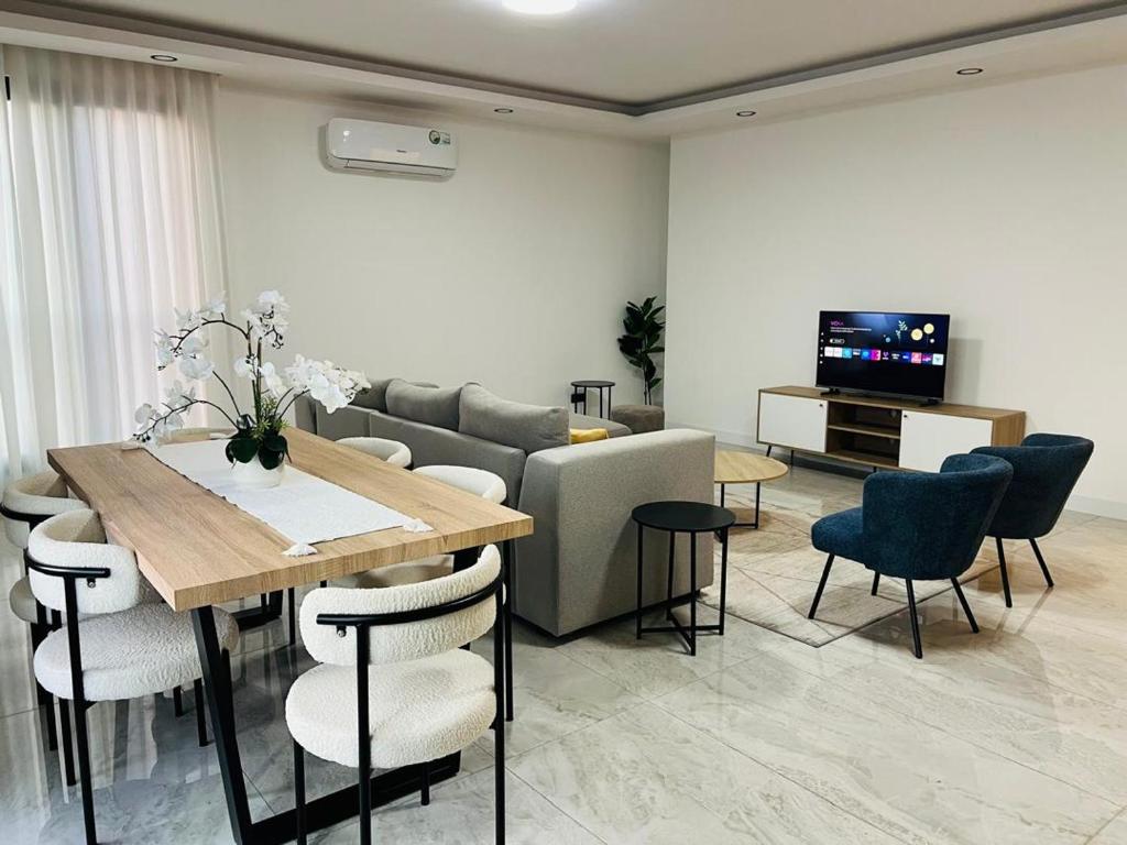 Et tv og/eller underholdning på Wanderlust Executive Stay