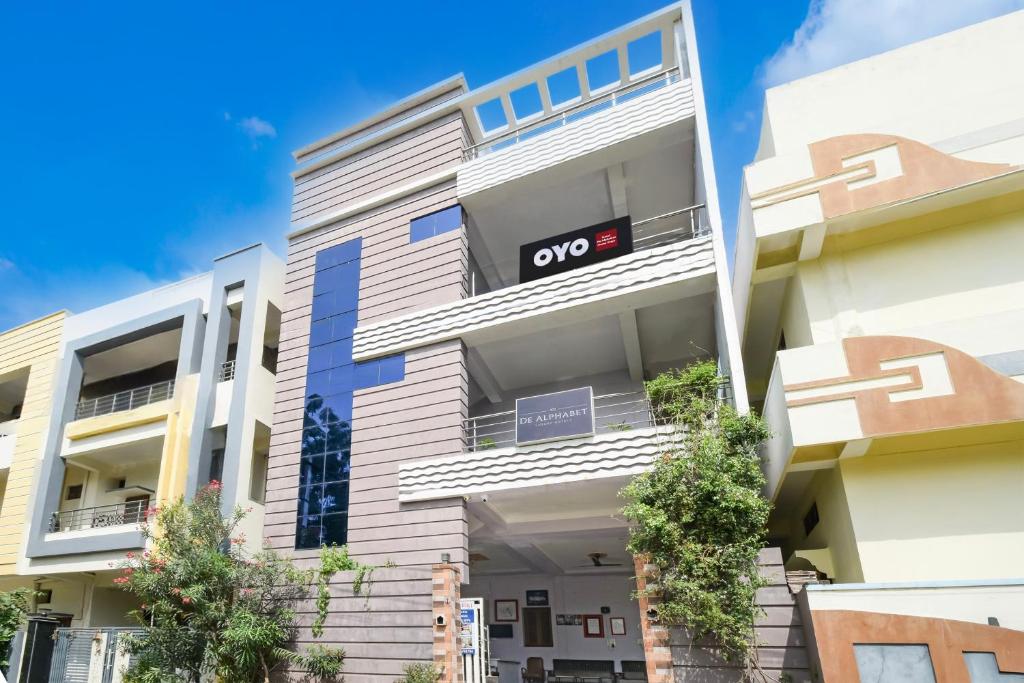 an image of an apartment building at Hotel O De Alphabet Home Stays@NTPC in Rāmgundam