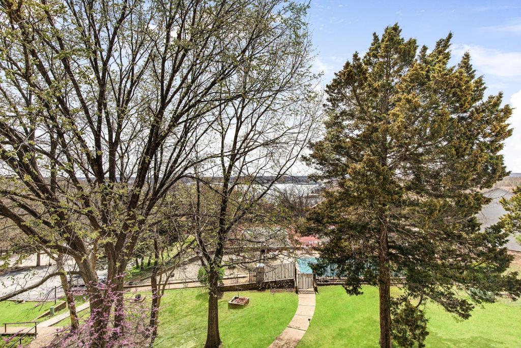 an aerial view of a park with trees at Treetop Vibes on Horseshoe Bend in Four Seasons