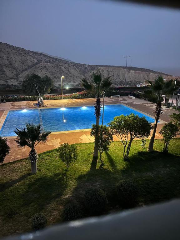 Appartement vue sur piscine et jardin résidence tafoult imi oadaar ...