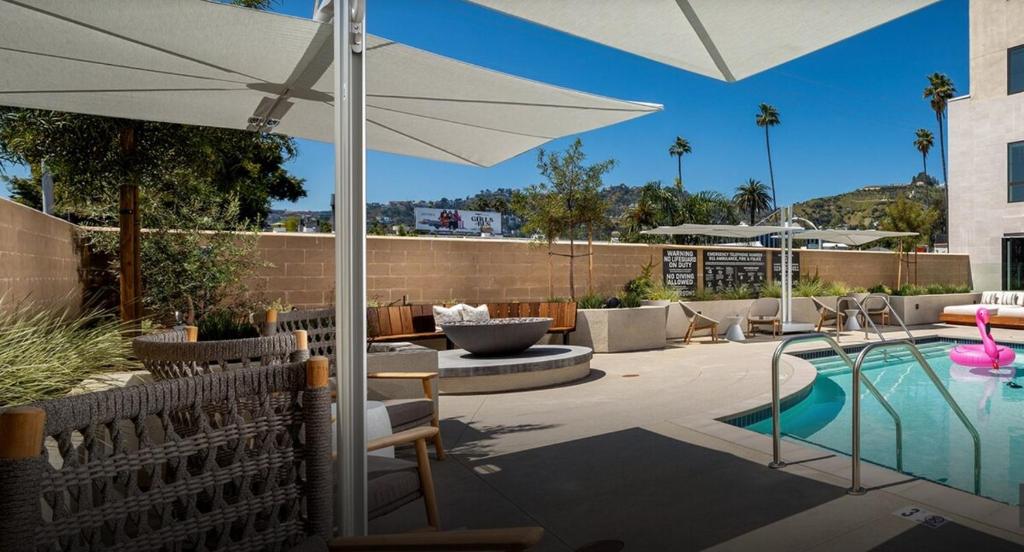 Photo inspiration: Visual Reference: The Jade Hill Views Penthouse Pool Gym Balcony Los Angeles
