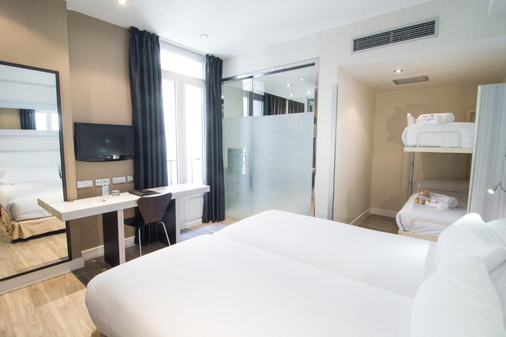 
Quadruple Room (4 Adults)
