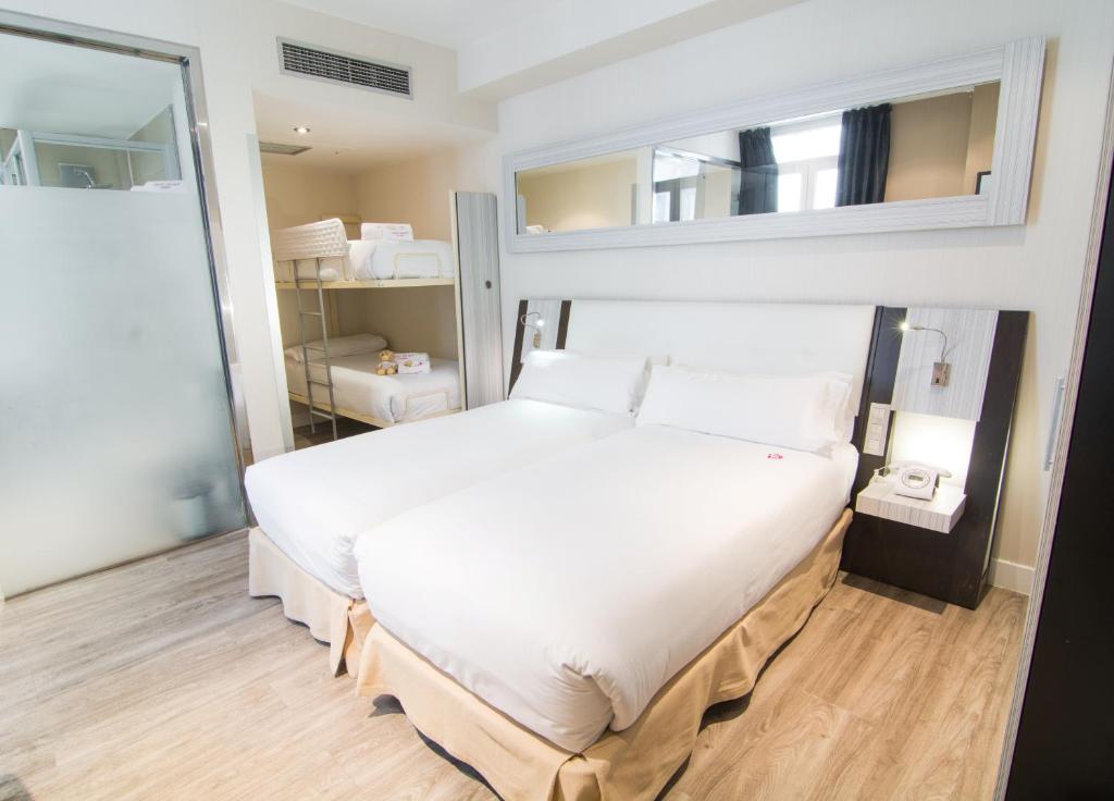 Petit Palace Arenal - Resim 18