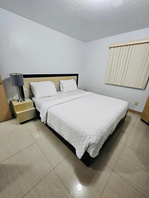 Peaceful 1 bedroom, 1 bathroom at Joe's Place