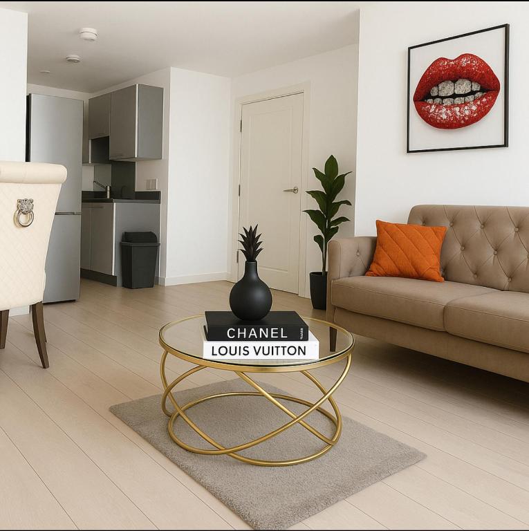 Luxury Apartment 2bed City Centre, Manchester (updated prices 2026) - City Center Luxury Apartment Accommodations Kitchen