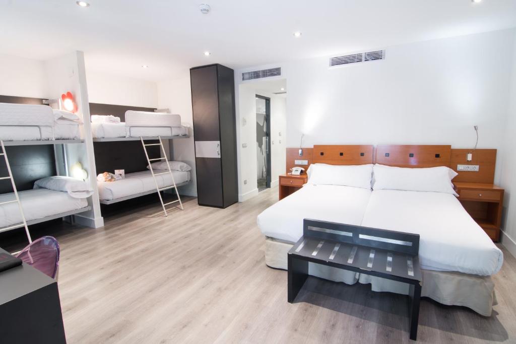 Petit Palace Arenal - Resim 8