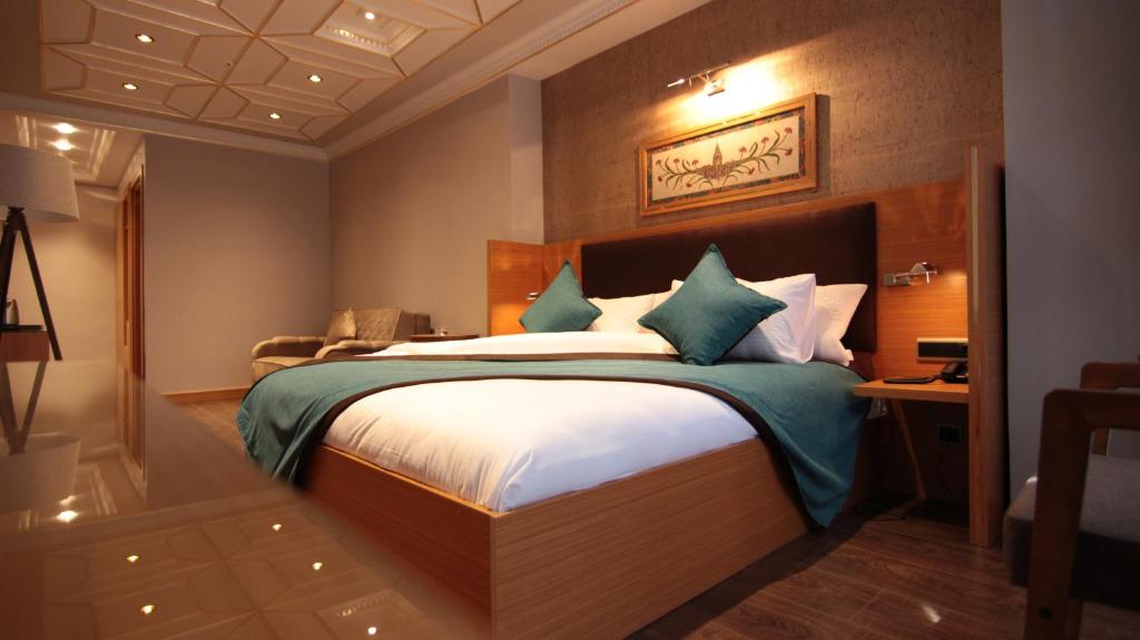 
Кровать или кровати в номере Sefa-i Hürrem Suit House
