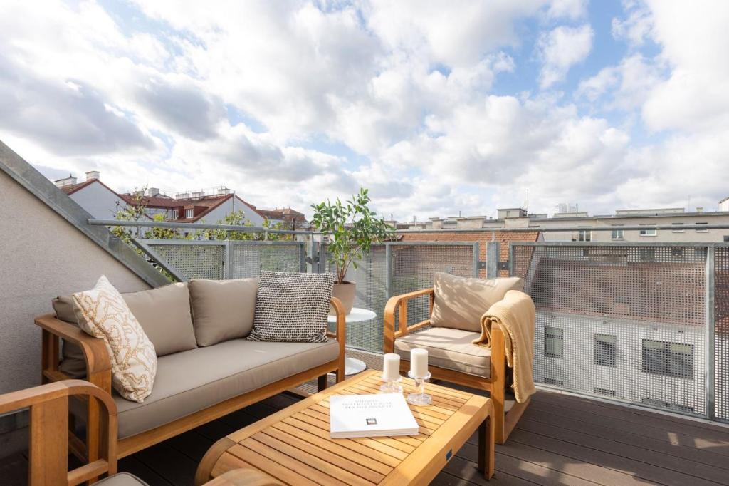 ROOF No 51 - Superior Sky Suite with Terrace and AC