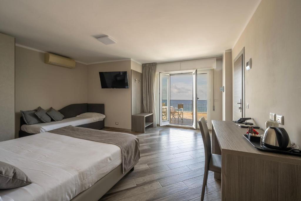Hotel Mediterraneo - Quarto Duplo Deluxe Com Varanda E Vista Mar