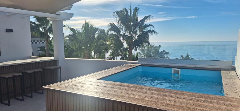 Penthouse Dalia - roof terrace with plunge pool