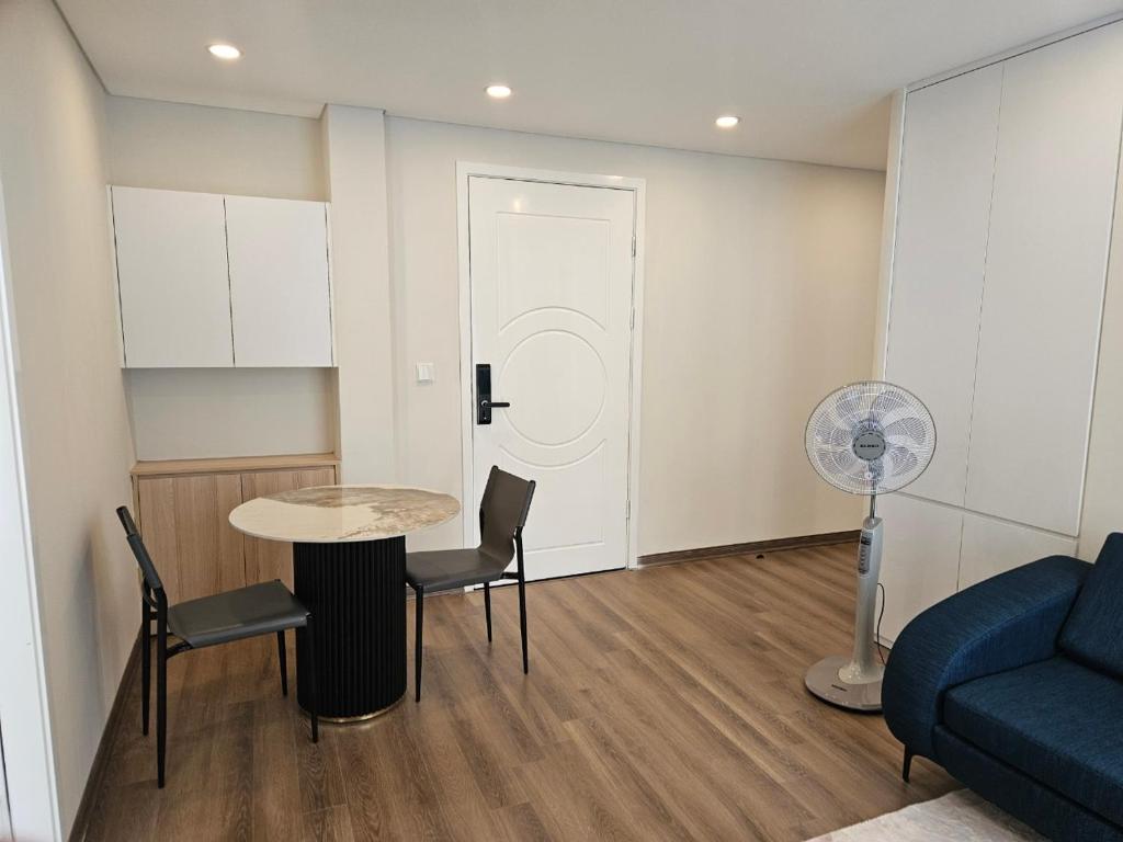 Ruby Serviced Apartment Phan Ke Binh - شقة من غرفتي نوم مع شرفة