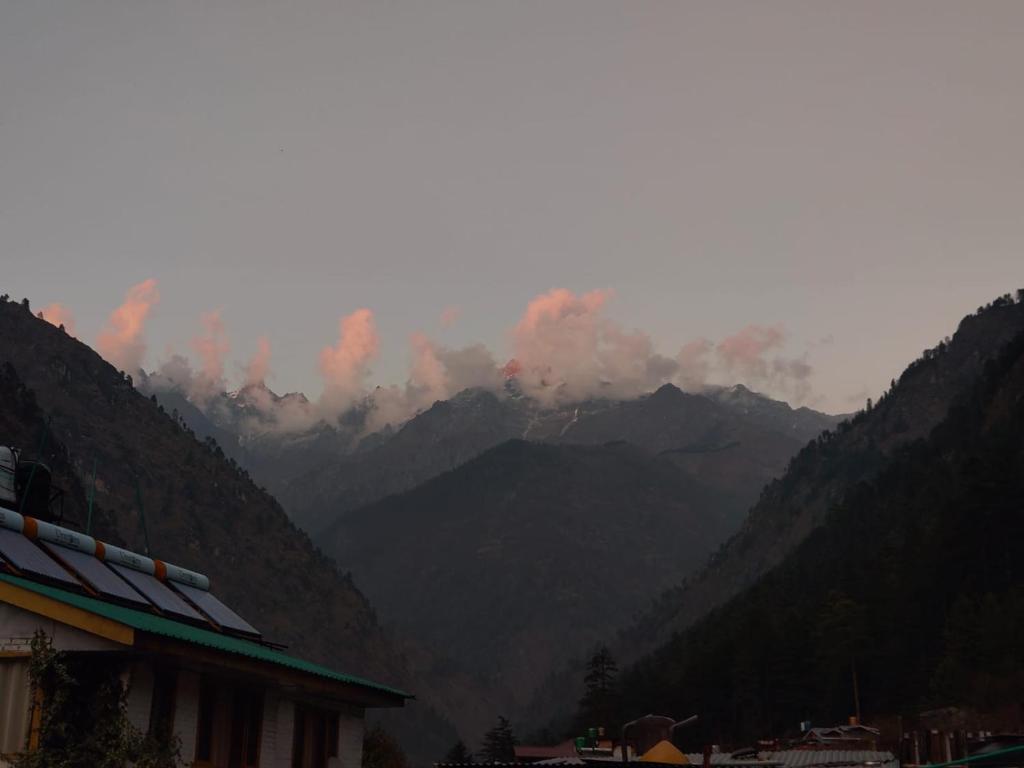 Gallery image of Mountain view kasol in Jāmb