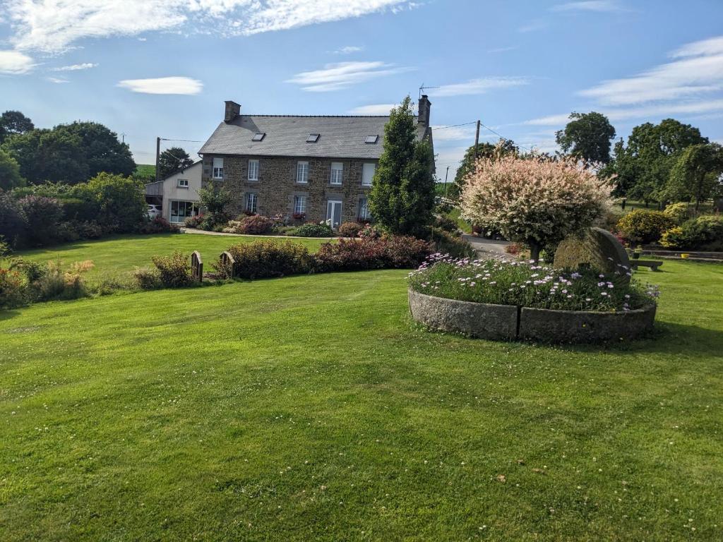 Zahrada ubytování Ferme Bellevue 15pers, à la campagne, proche Vire