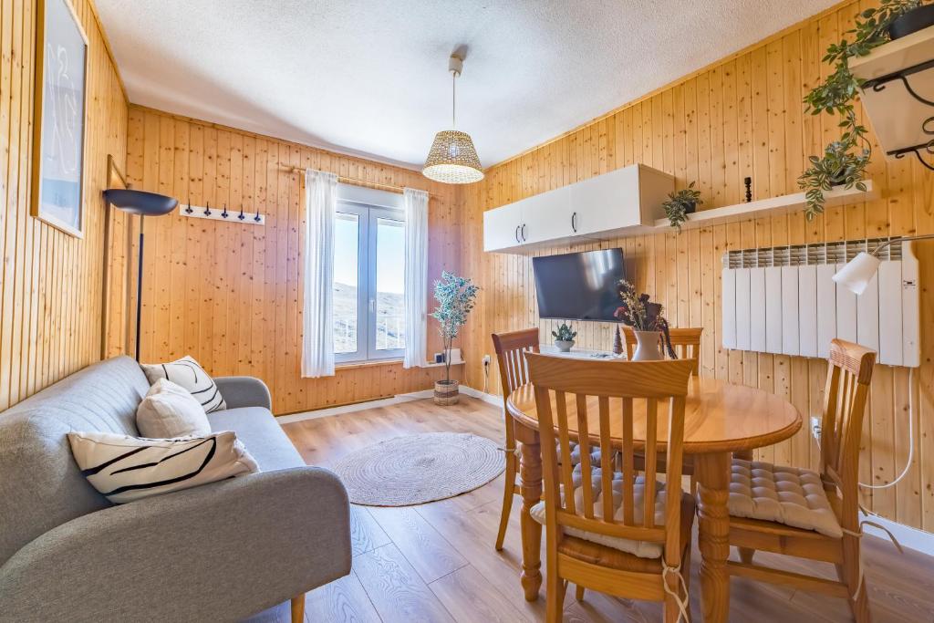 Et opholdsområde på Sierra Nevada Ski Slope Lodge - Free parking