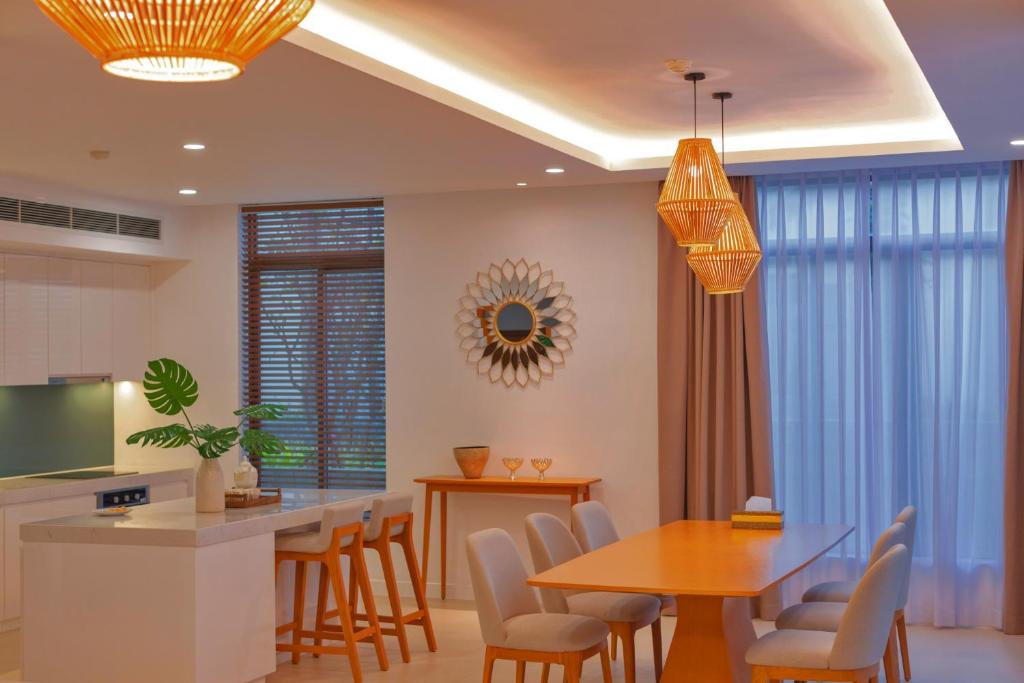 Biệt Thự - Trước Biển
