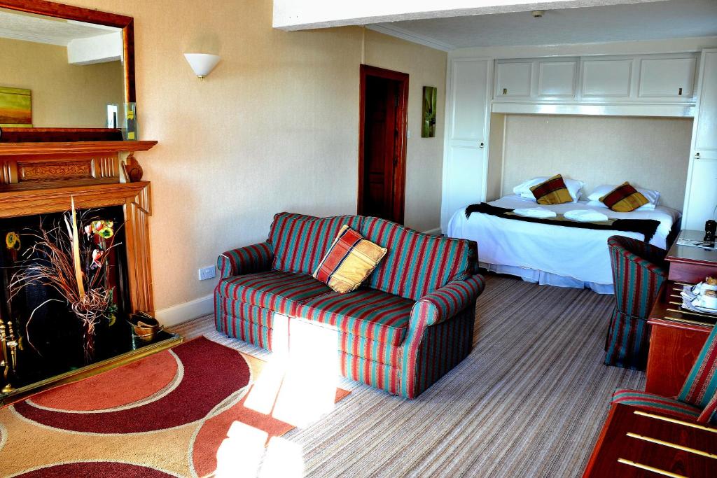 Crown hotel - Room 12 Sea View Suite Strictly No Pets
