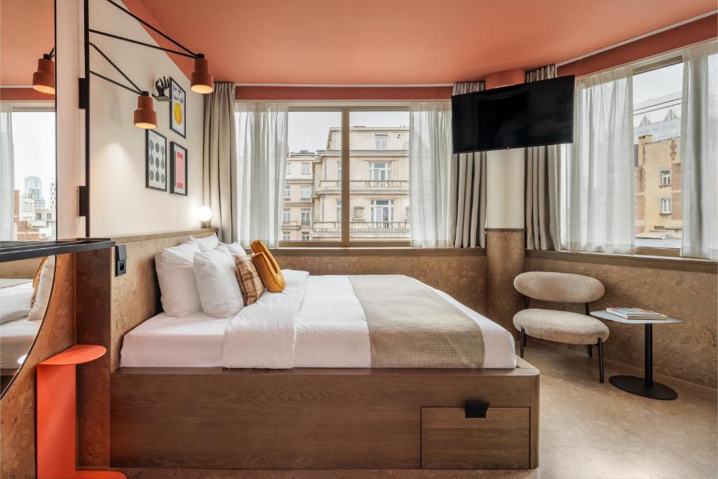 
Sustainable Executive King
