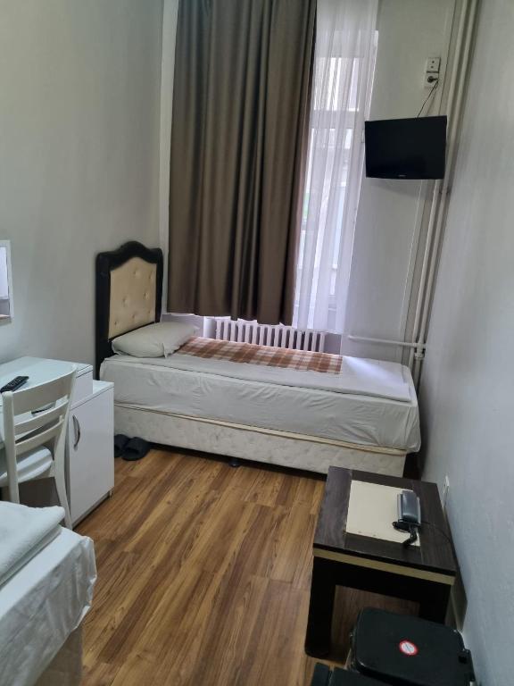 Hotel Hoyuk - Double Room With Shared Bathroom
