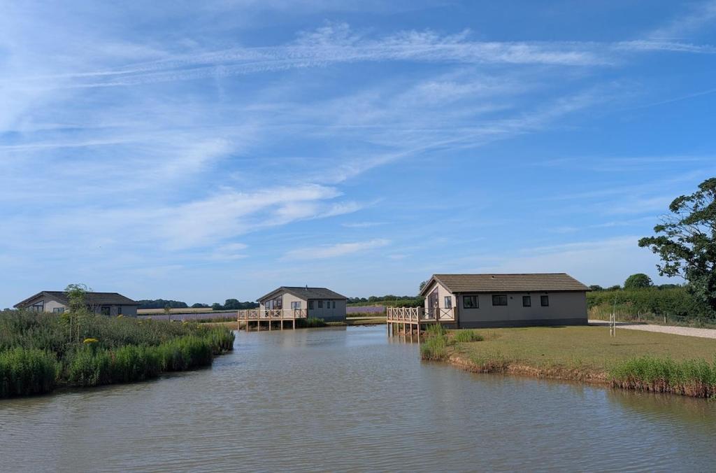 Maltby le MarshにあるWren Lodgeの川