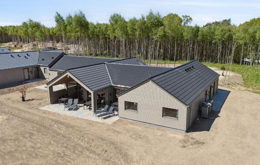 Tòa nhà nơi nhà nghỉ dưỡng tọa lạc