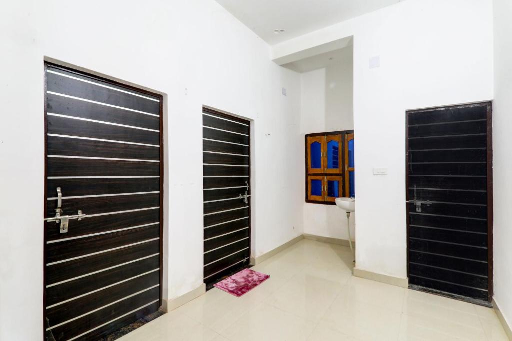 Gallery image of SPOT ON THE RUSTIC INN GUEST HOUSE in Varanasi