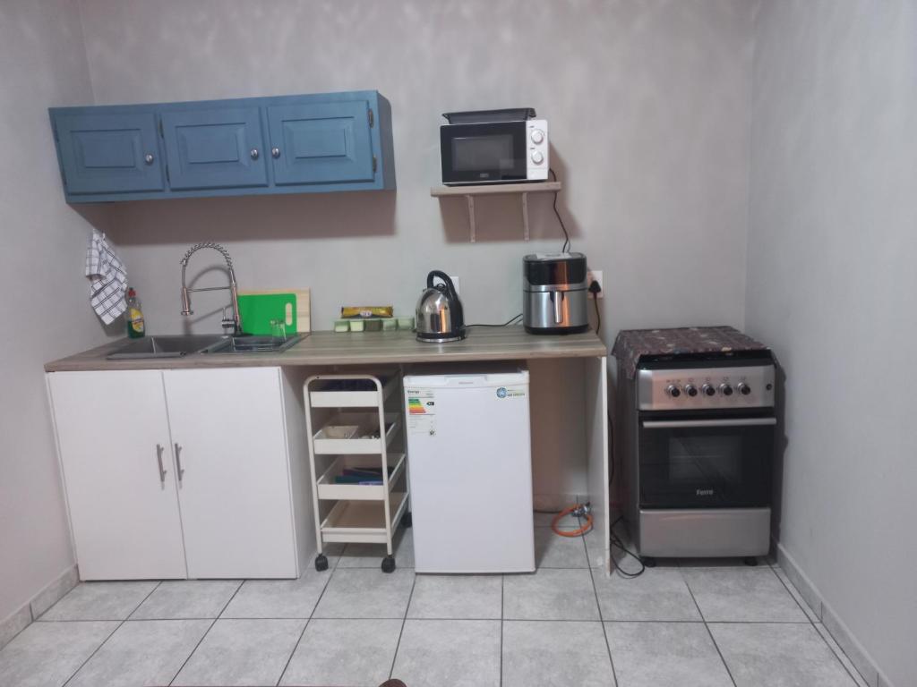 Η κουζίνα ή μικρή κουζίνα στο House at Bethesda