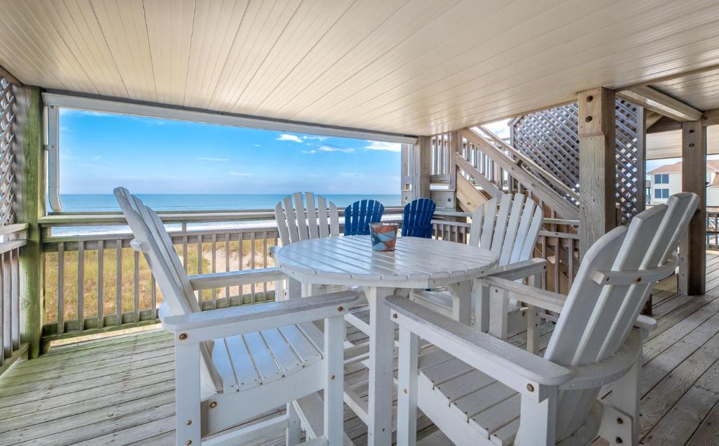 Μπαλκόνι ή βεράντα στο K0008H Sandy Dream - Oceanfront Condo, Amazing Views!