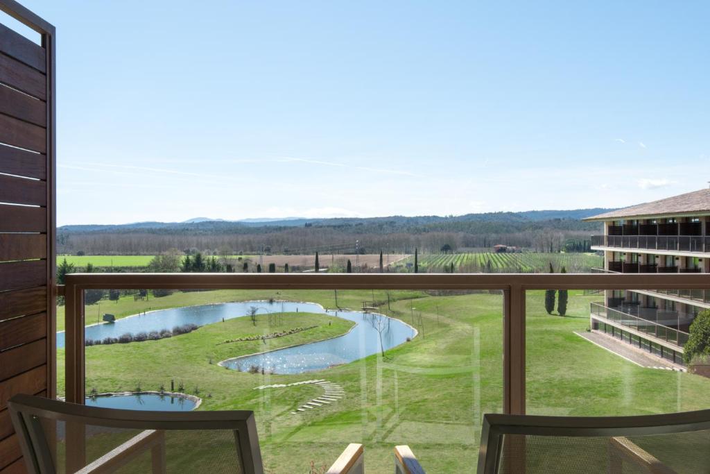 Hotel Mas Solà - Single Room With Lake View