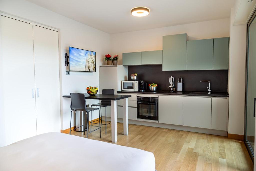 Studio Unit D with City View and Terrace