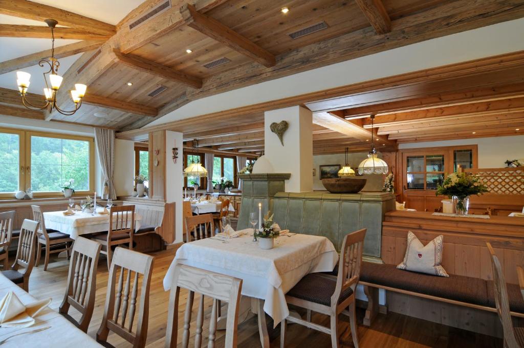 Restaurace v ubytování Gasthof Oberstegen