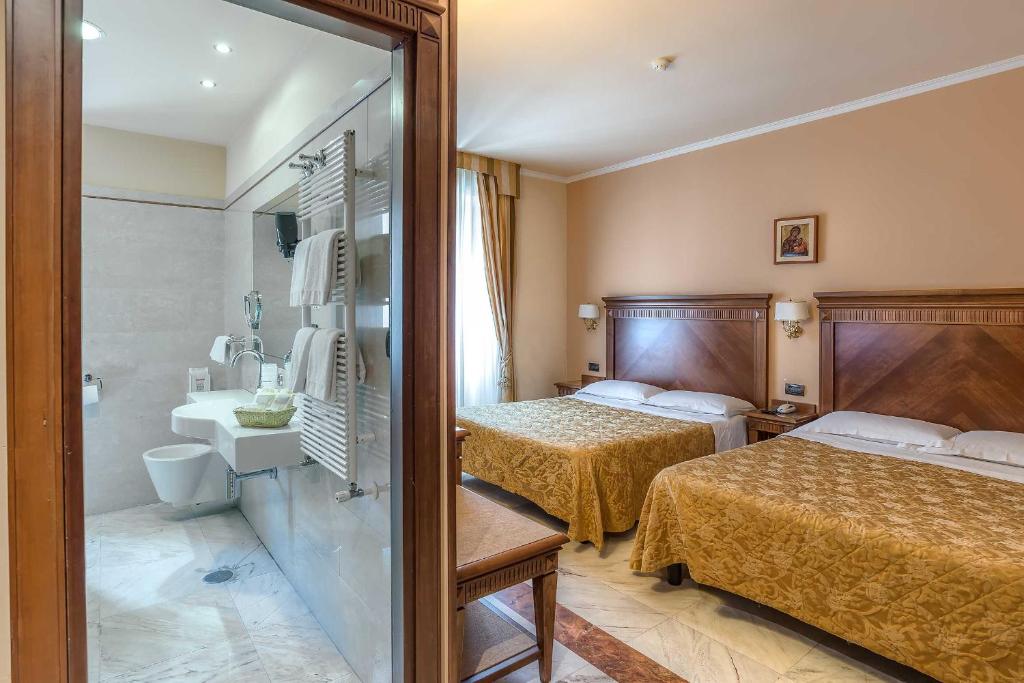 Tmark Hotel Vaticano - Resim 42