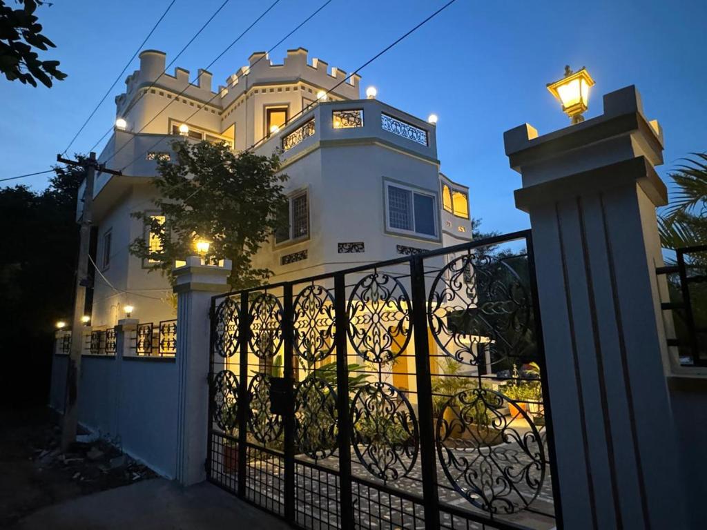 Το κτήριο όπου στεγάζεται  το κατάλυμα σε φάρμα