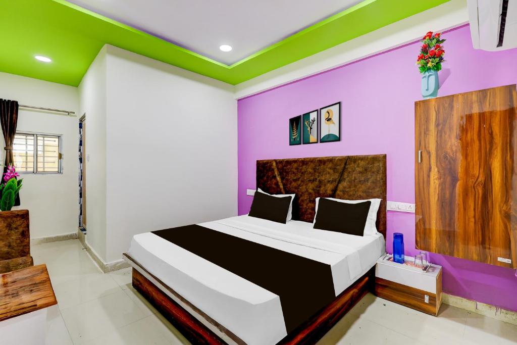 Katil atau katil-katil dalam bilik di Hotel O Shaligram